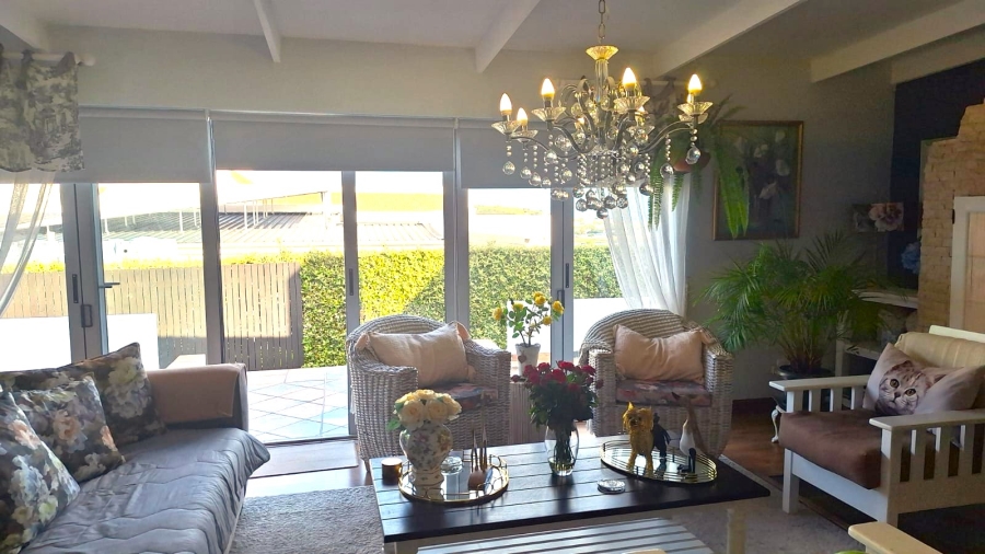 3 Bedroom Property for Sale in Stilbaai Wes Western Cape